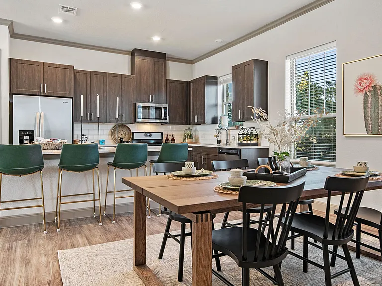 3BD, 3.5BA - 2926SF - Dining Area