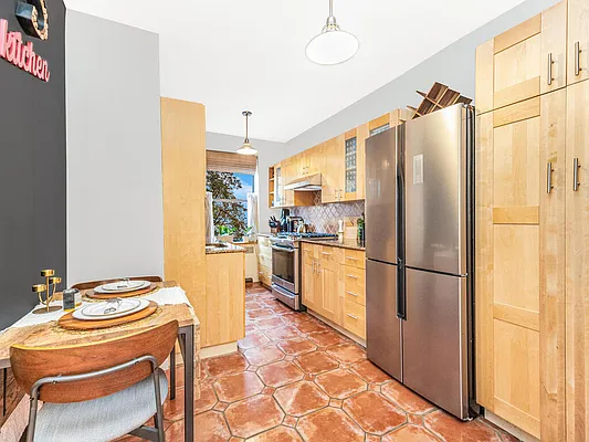 Sold by EZ Premier Realty | media 30