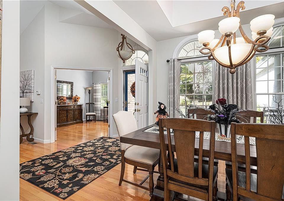 25 Hillside Rd Cumberland RI Zillow