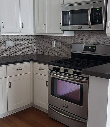 2nd image of 1061 Mira Mar Ave