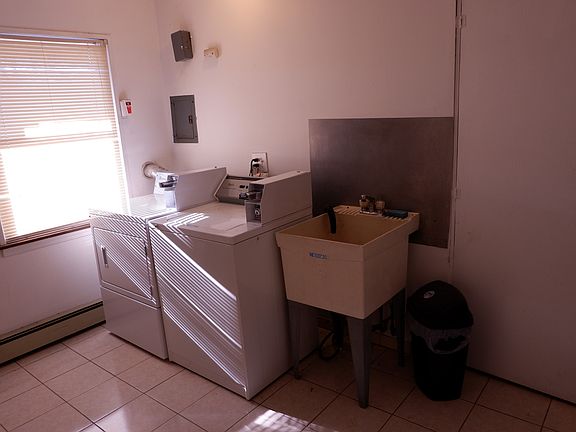 3rd image of 7513 Country Ln APT 1E