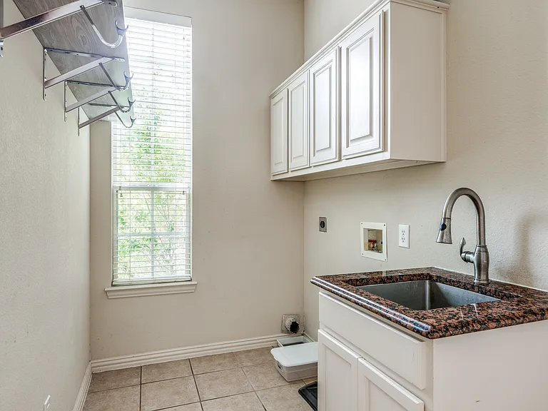 8701 Mandevilla Dr — Photo 28