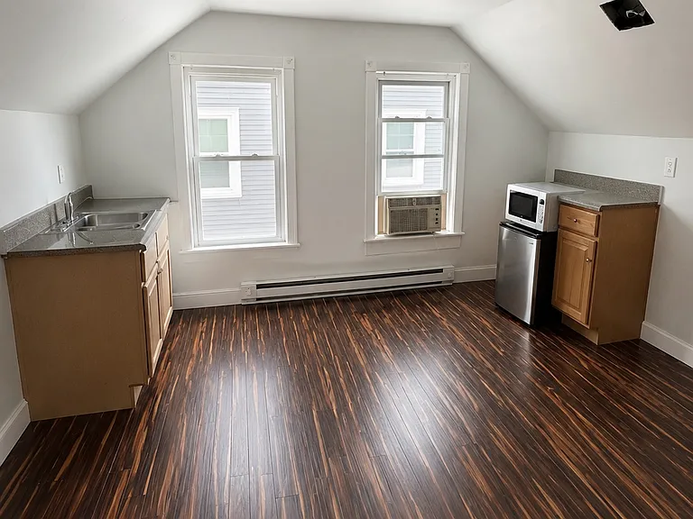 37 Bowers St #3 — Photo 5
