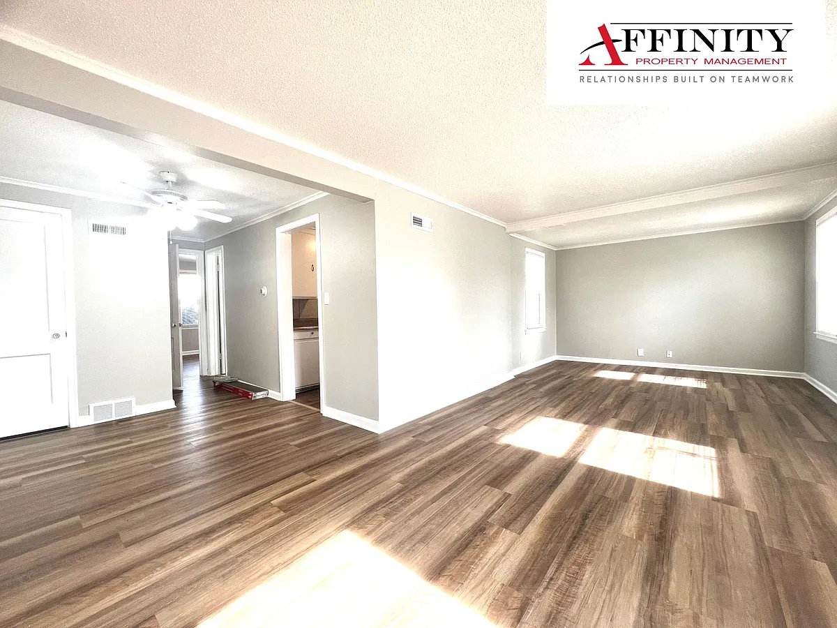 Building Photo - 502 E 27th Ave #502
