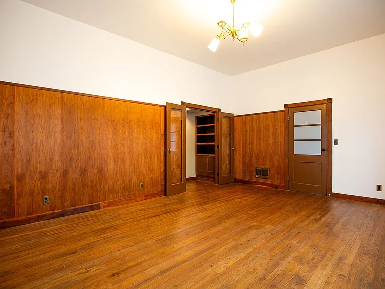 3818 N Vancouver Ave — Photo 8