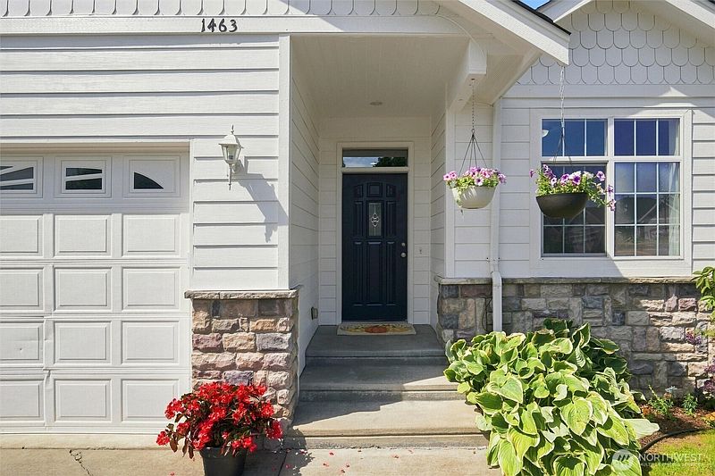 3rd image of 1463 Woodfield Place