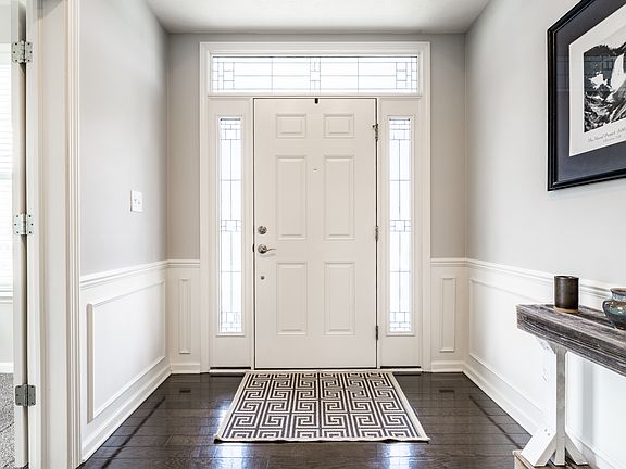 4th image of 567 Amersham Ct