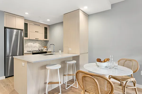 Rented by Vertical Real Estate LLC | media 5