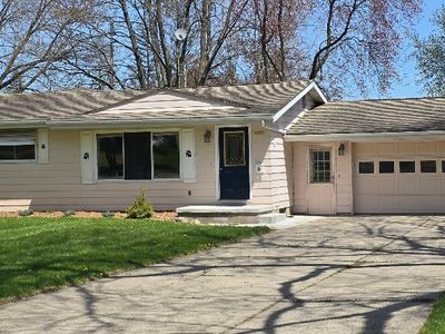 1380 Autumn Dr, Flint, MI, 48532