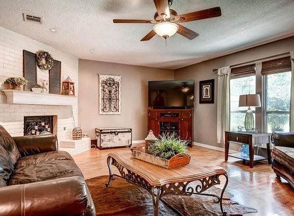 4th image of 2605 Burly Oak Dr