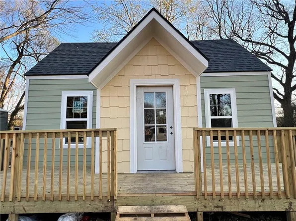 217 E 7th St, Adrian, MO 64720
