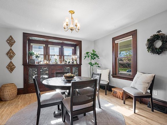 5th image of 603 Park St