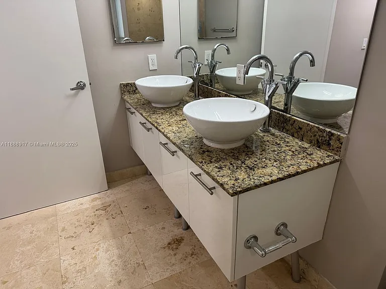 41 SE 5th St #501 — Photo 22