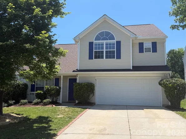 9233 Simonton Dr, Charlotte, NC 28269