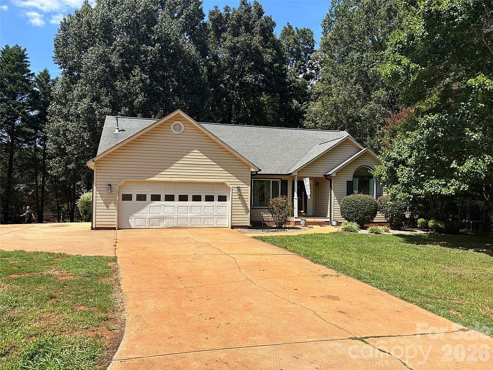 1st image of 120 Strawberry Ln #15