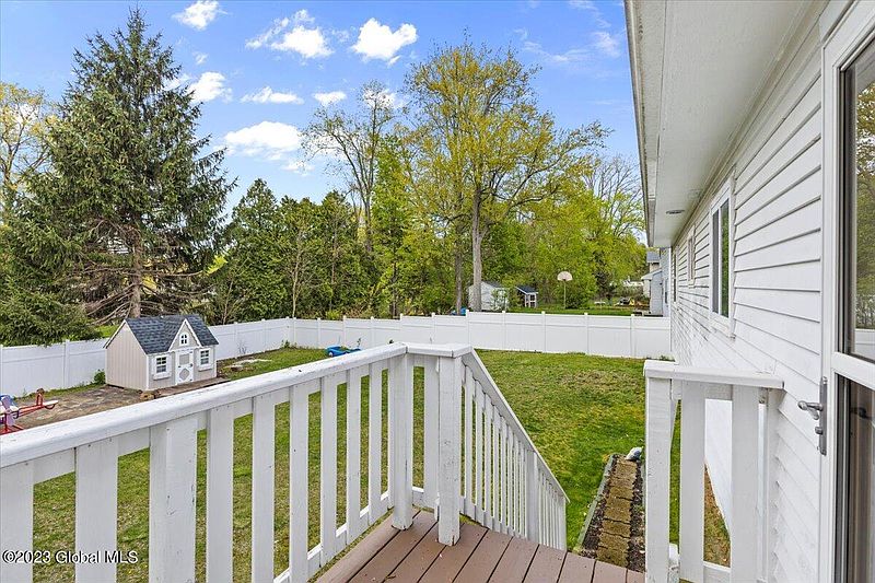 4th image of 51 Fairlawn Drive