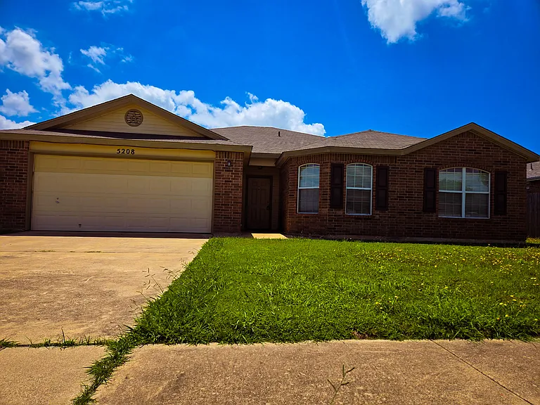 5208 Bridle Dr — Photo 1