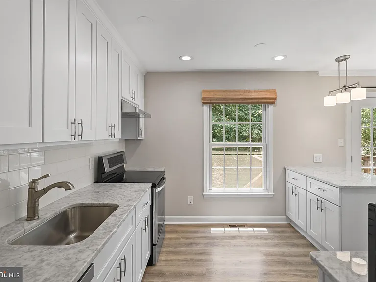 8583 Tyrolean Way — Photo 9