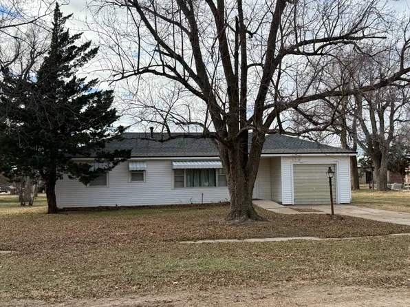 210 N Gilmore Ave, Macksville, KS 67557