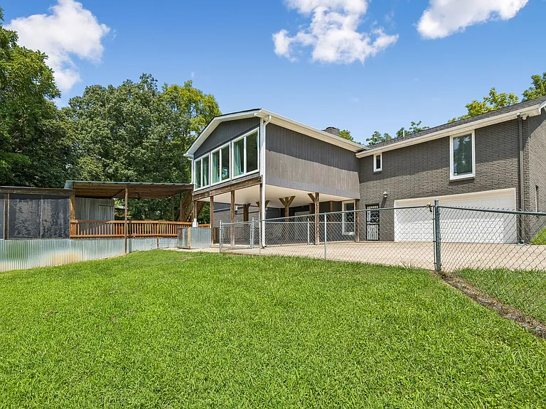 326 Draper Cir — Photo 67