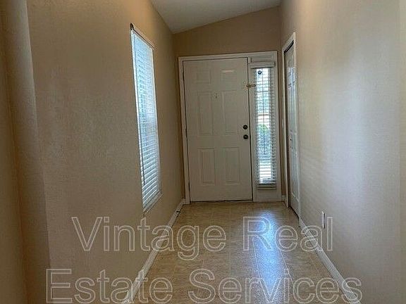 4th image of 11443 Crestlake Village Dr