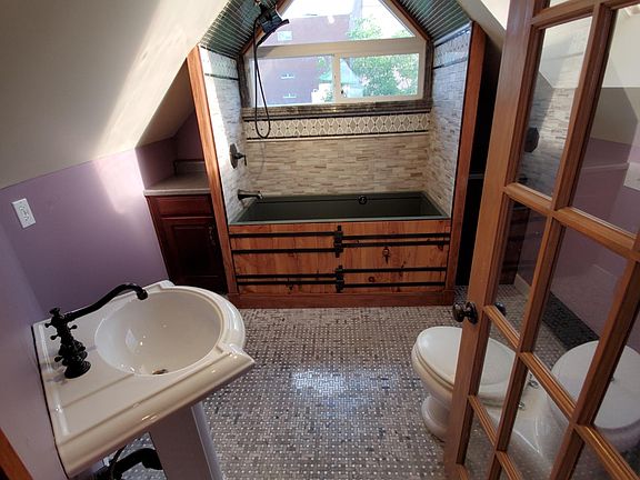 5th image of 2100 N Gilpin St #300
