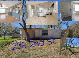 235 2nd St, Van Vleck, TX 77482