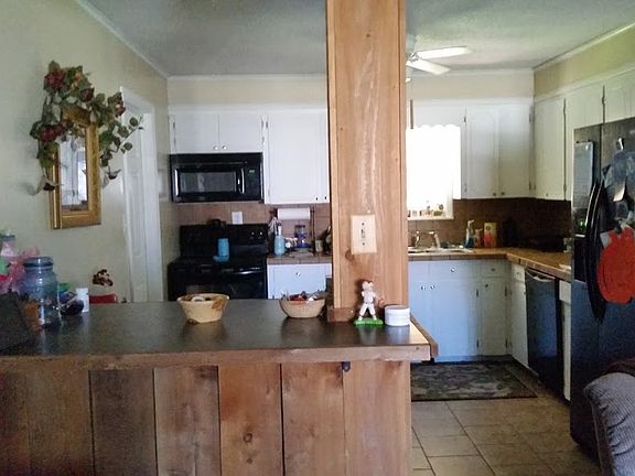4th image of 705 N Fountain St