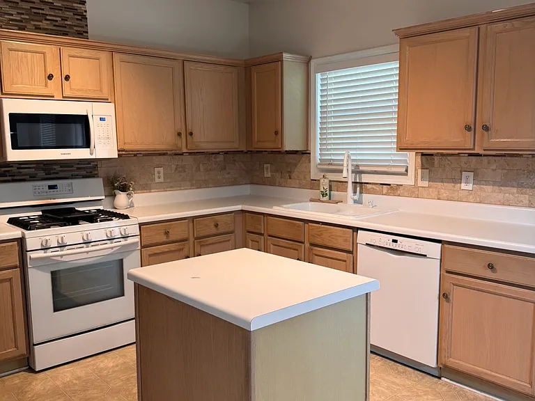 1570 Valley Club Dr — Photo 14