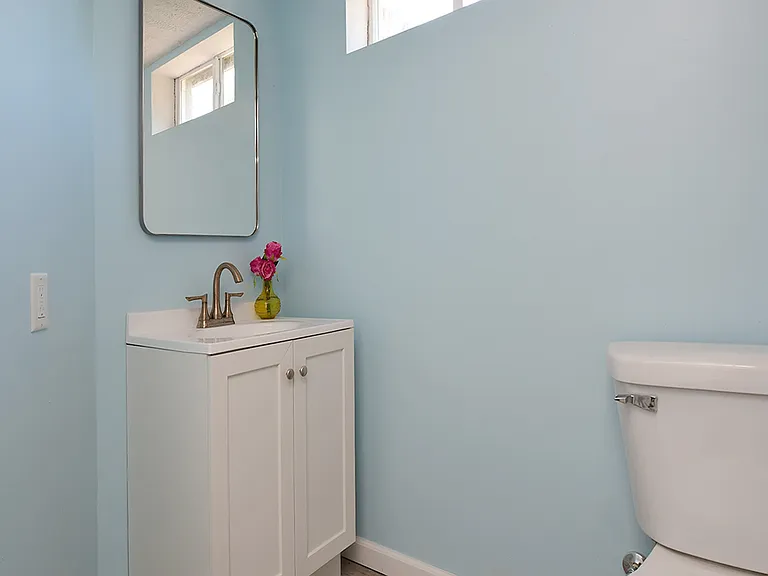9635 Maple St — Photo 16
