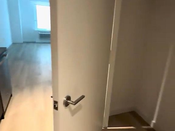 5th image of 424 Summit Ave #213