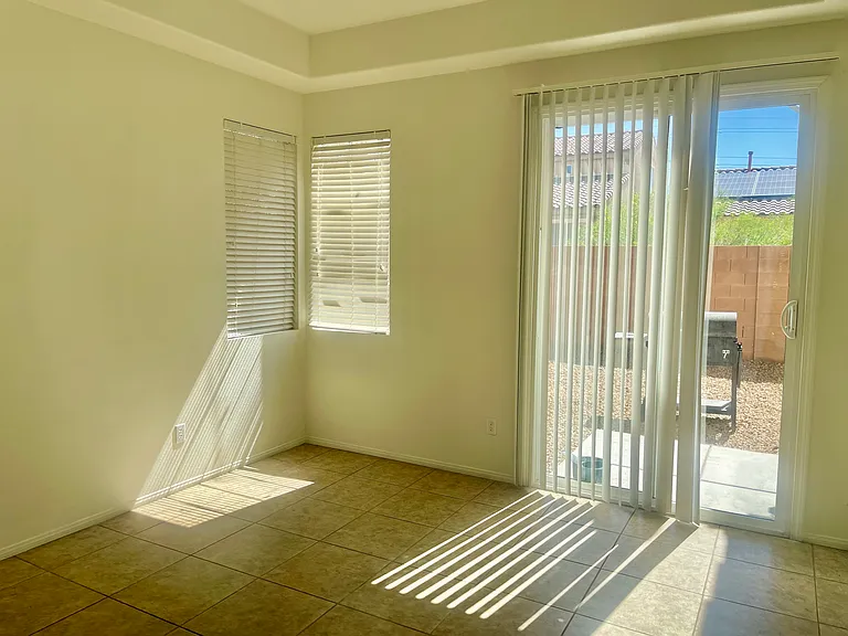 6550 Ditmars St — Photo 19