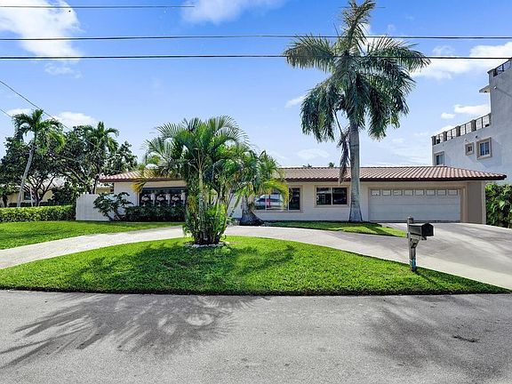 3rd image of 2632 SE 10th Ct