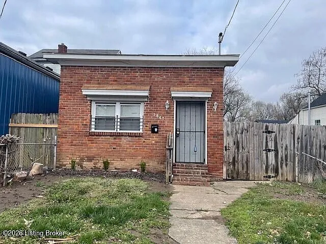 1847 Bank St photo 1