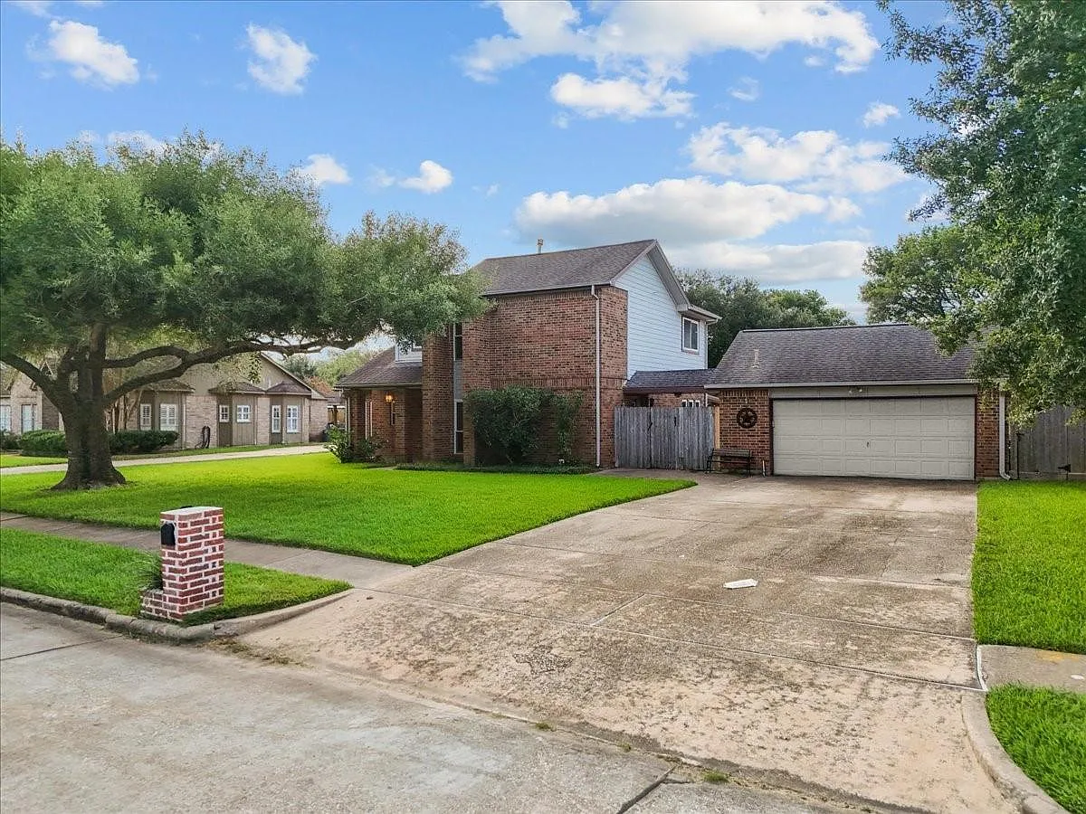 4 bed, 2.5 bath, 1997 sqft, $3,800 — Photo 4