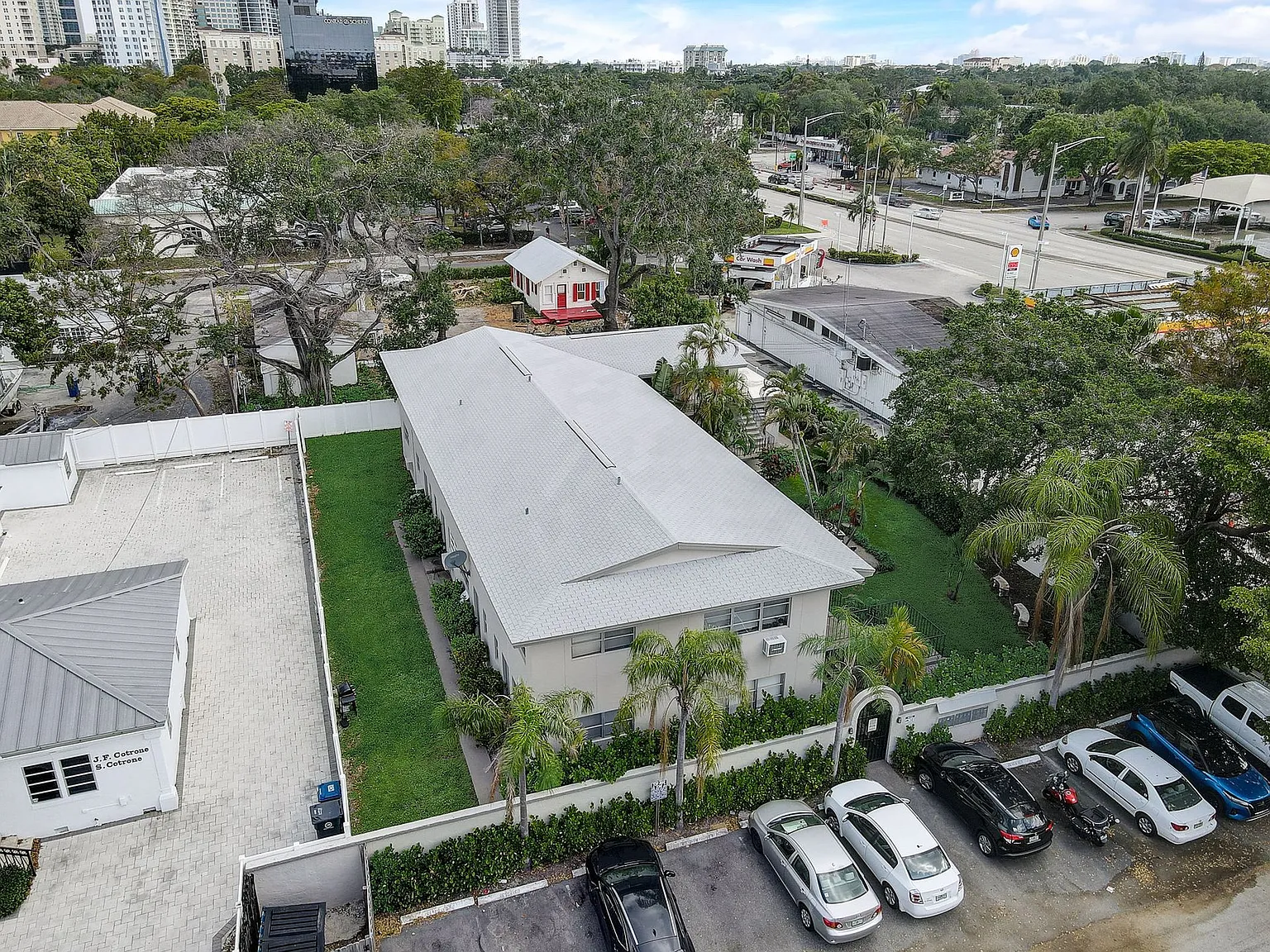 515 Apartments — Photo 3
