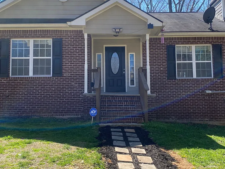 226 Lynn Rd — Photo 1