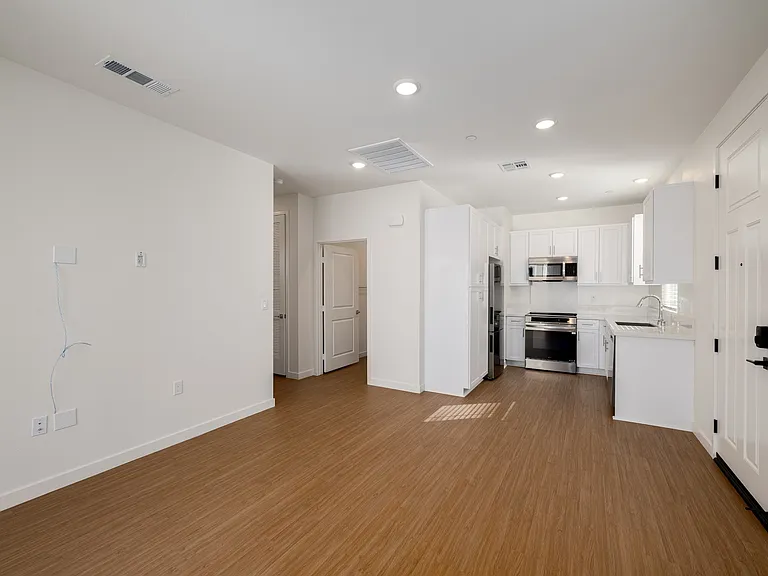 Glen at Fontana Homes — Photo 23