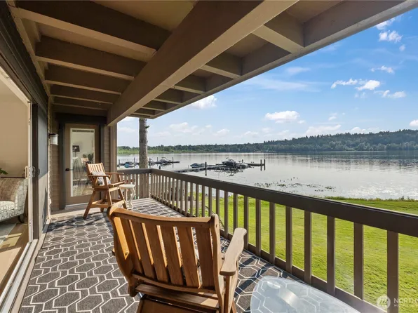 17514 NE 40th Place #J3, Redmond, WA 98052