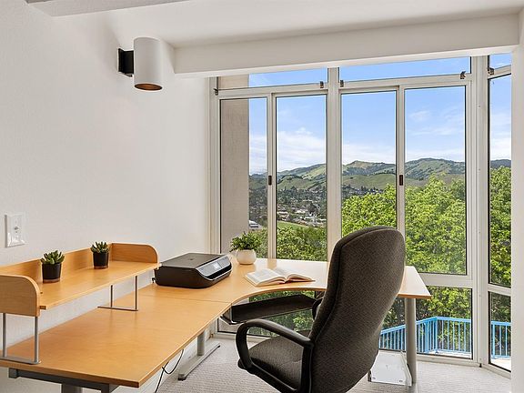 5th image of 100 Thorndale Drive #340