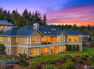 4621 Tanner View Dr, Clinton, WA 98236