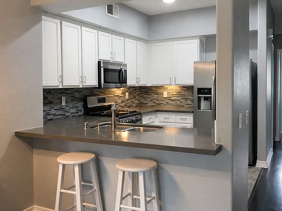 2nd image of 2150 Caminito Leonzio Unit 8