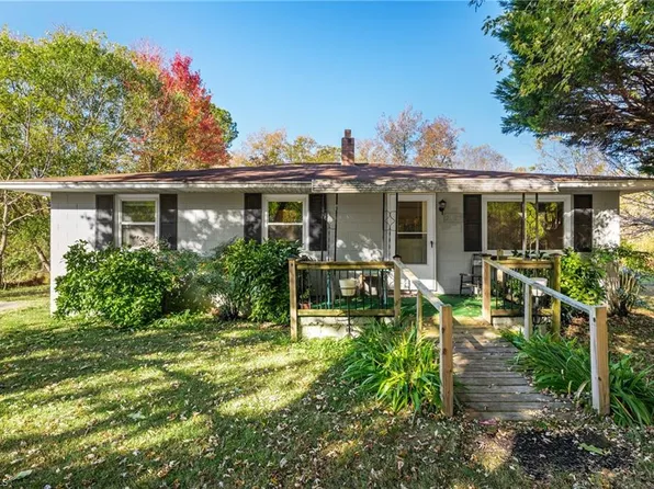 2707 Moorefields Rd, Hillsborough, NC 27278