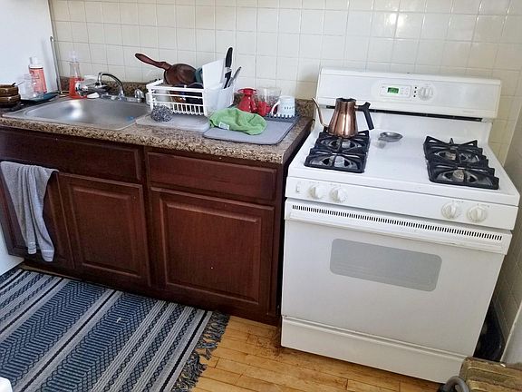 3rd image of 4805 N Hermitage Ave #1F24