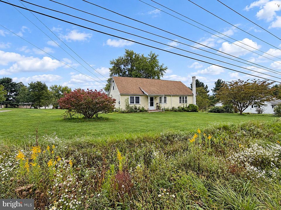 1st image of 3088 Montmorenci Rd