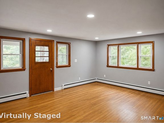 3rd image of 64 Katherine Avenue