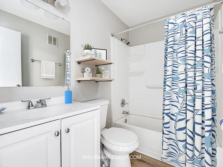 Woodmere Apartments — Photo 34