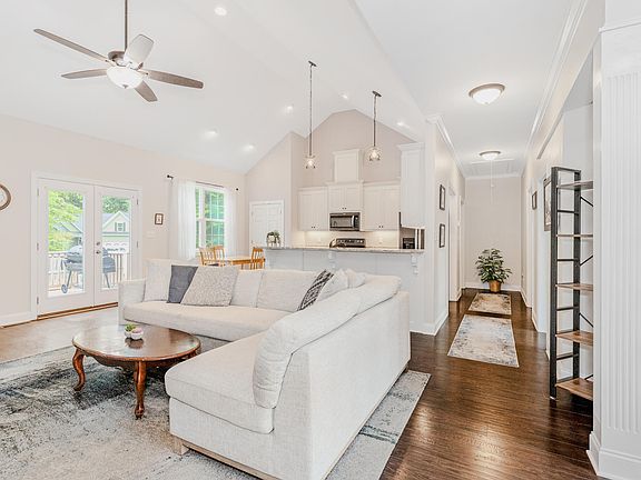 5th image of 319 Ashwick Dr