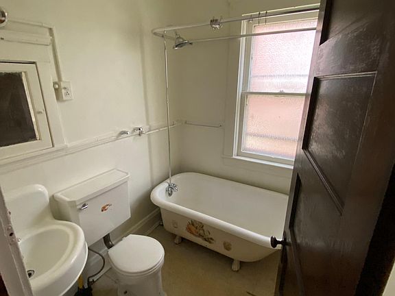 3rd image of 1376 W 91st St Unit 2