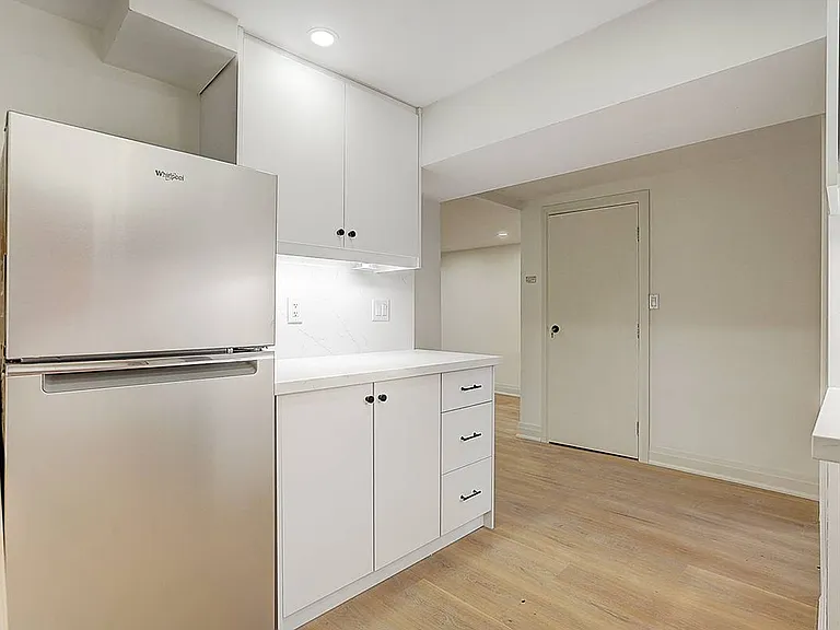 75 Kendal Ave #BASEMENT — Photo 7